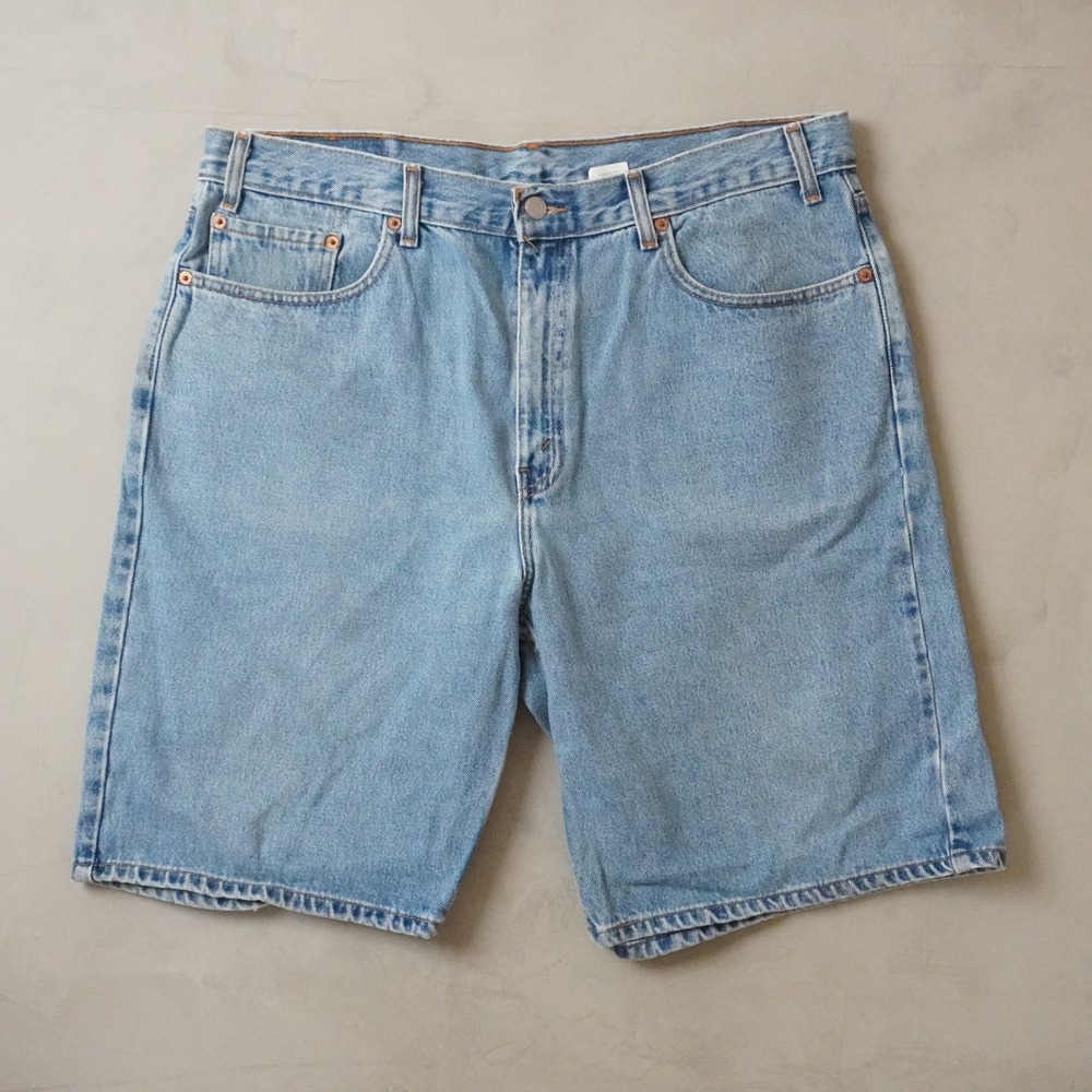 Vintage Levis 550 Relaxed Fit Denim Shorts W38 Mens Blue Light Wash Jean Shorts